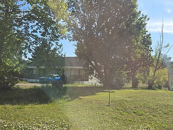 2nd image of 220 Jarmon Way