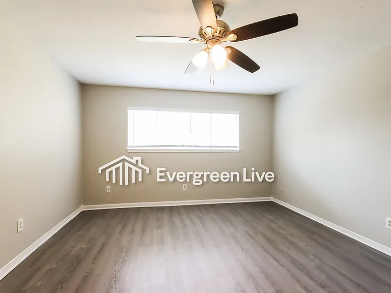 17311 Baronshire Dr — Photo 10