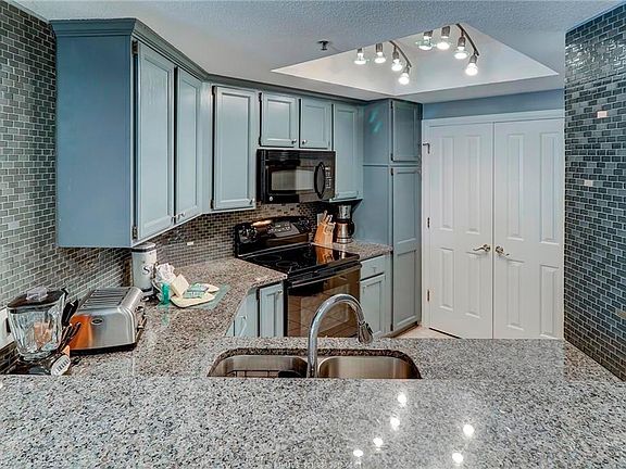 5th image of 63 Ocean Ln APT 2414