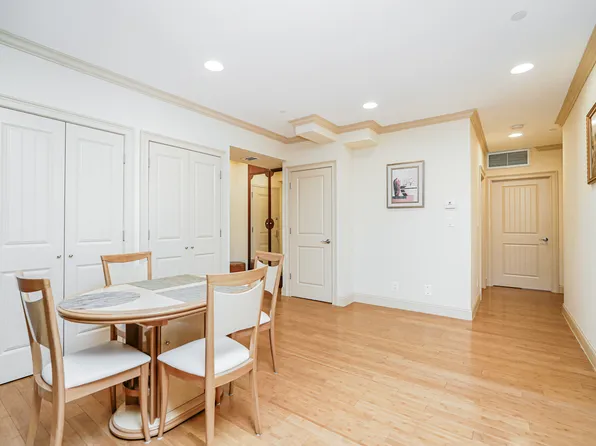 1689 East 21st Street image 11 of 32