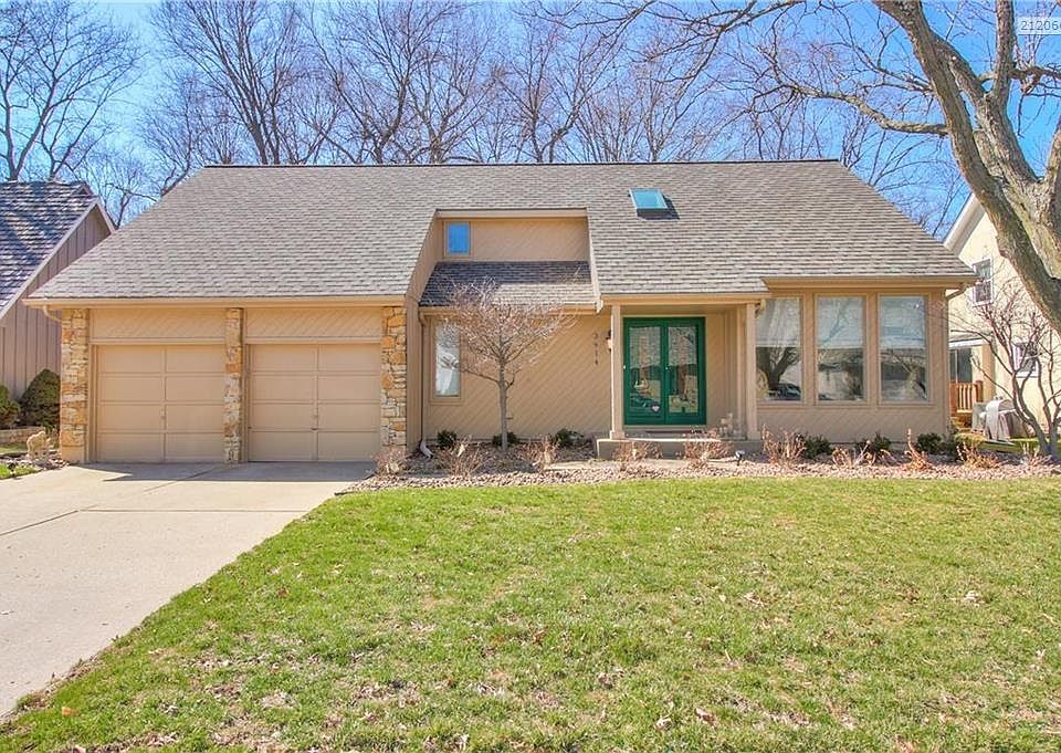 1st image of 3914 NE Woodridge Dr