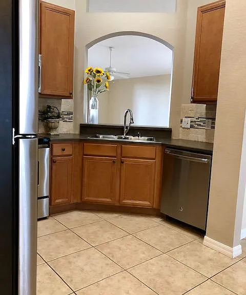 463 Sycamore Springs St — Photo 3