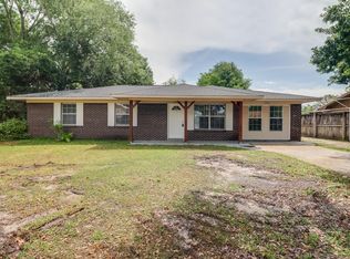 1302 Parktown Dr, Ocean Springs, MS 39564