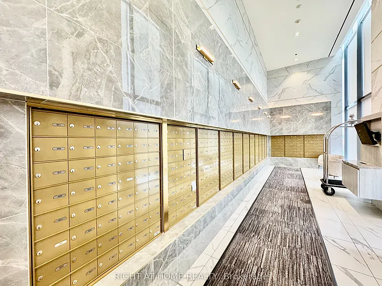 898 Portage Pkwy #1903 — Photo 39