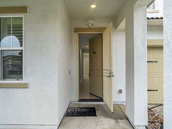 4th image of 775 Rose Arbor Point