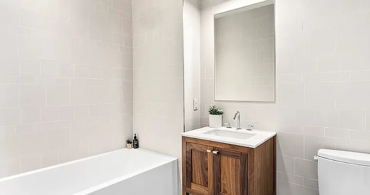 Rented by Hillel Realty Group | media 35