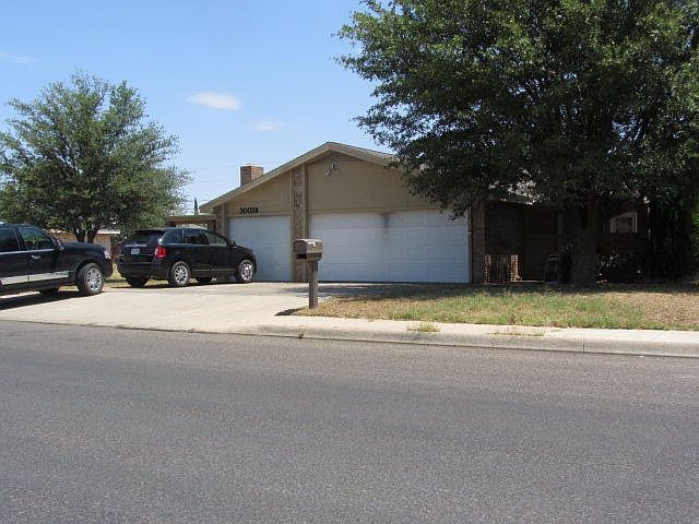 2nd image of 3002 N Pecos St