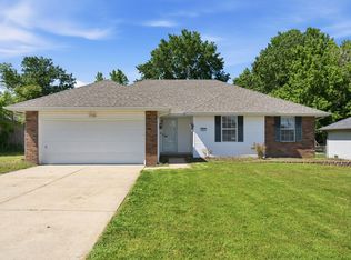 657 Kings Carriage Rd, Nixa, MO 65714