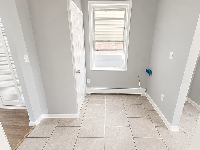 128 E Holsman St #1 — Photo 5