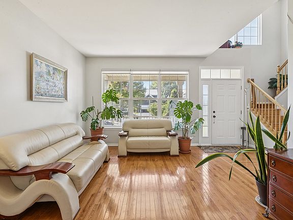 2nd image of 3743 Sonoma Cir