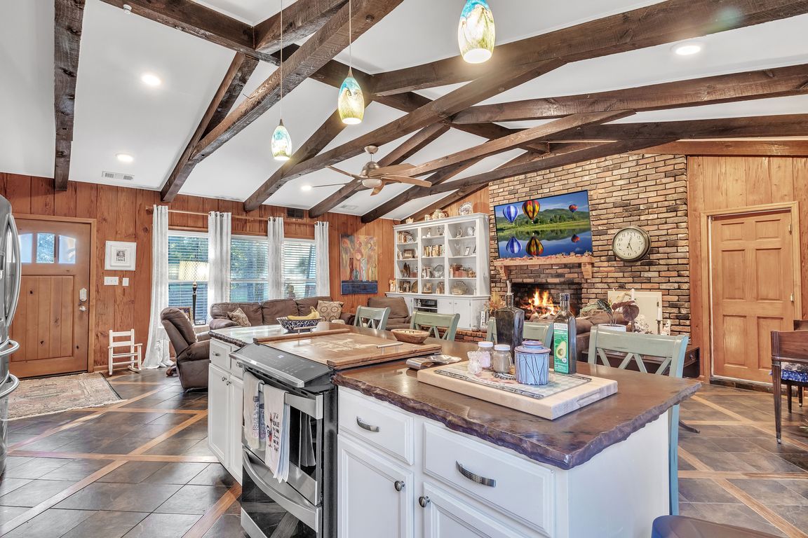 next background image