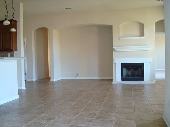 4th image of 813 Kingston Lacy Blvd
