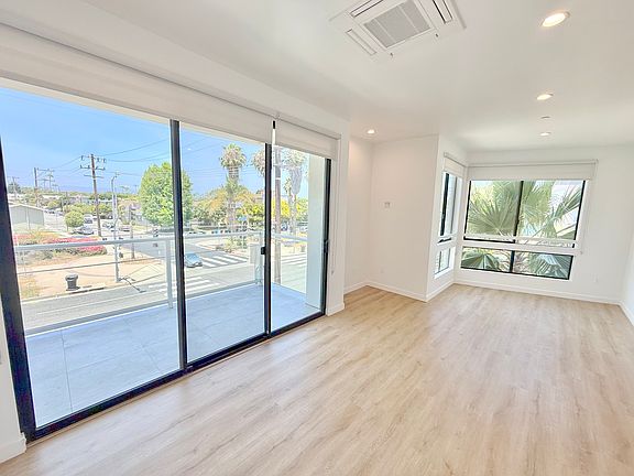 3rd image of 11500 Culver Blvd APT 300