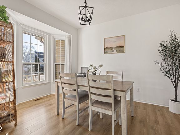 2nd image of 10659 Blackthorn Ct