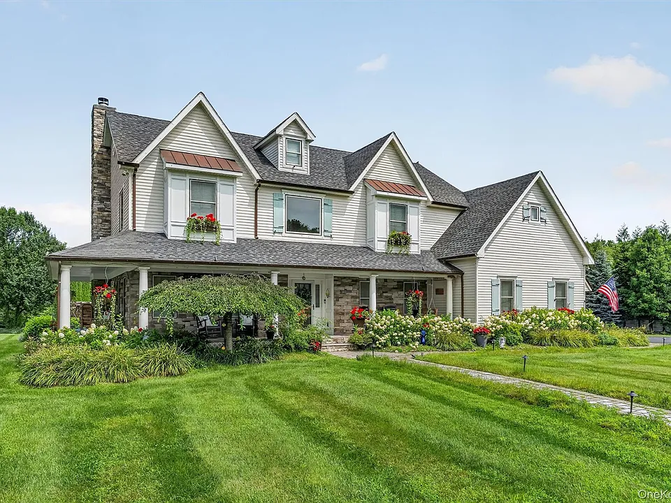 3 Canterbury Ln