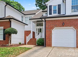 8618 Fox Chase Ln, Charlotte, NC 28269
