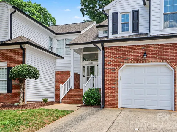 8618 Fox Chase Ln, Charlotte, NC 28269