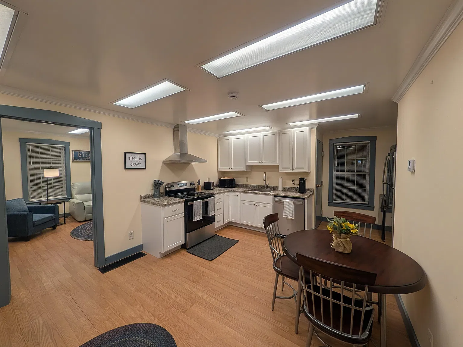 2 bed, 1.0 bath, 1248 sqft, $2,800 — Photo 3