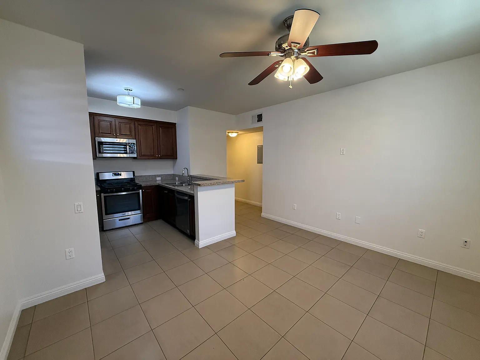2 bed, 1023 sqft, $2,300 — Photo 2