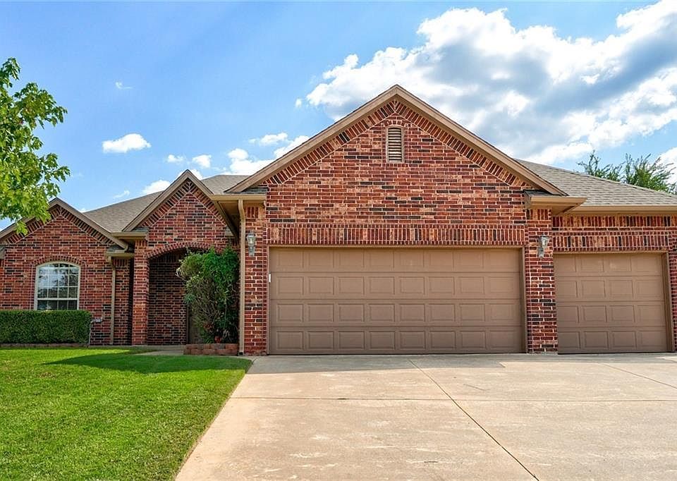 1st image of 2620 Green Canyon Dr