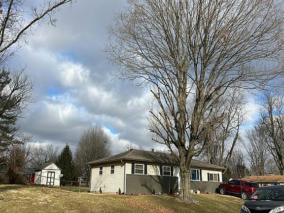 3rd image of 3512 Royal Oak Dr