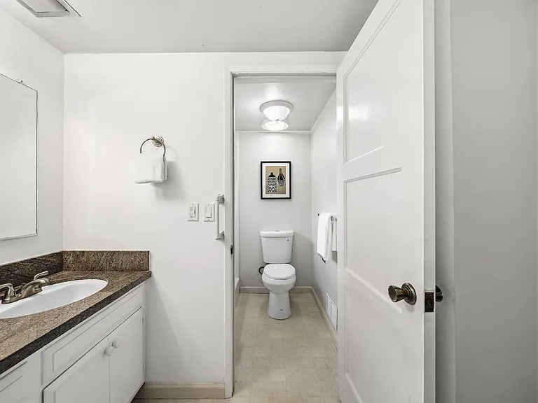 12100 Saraglen Dr — Photo 5