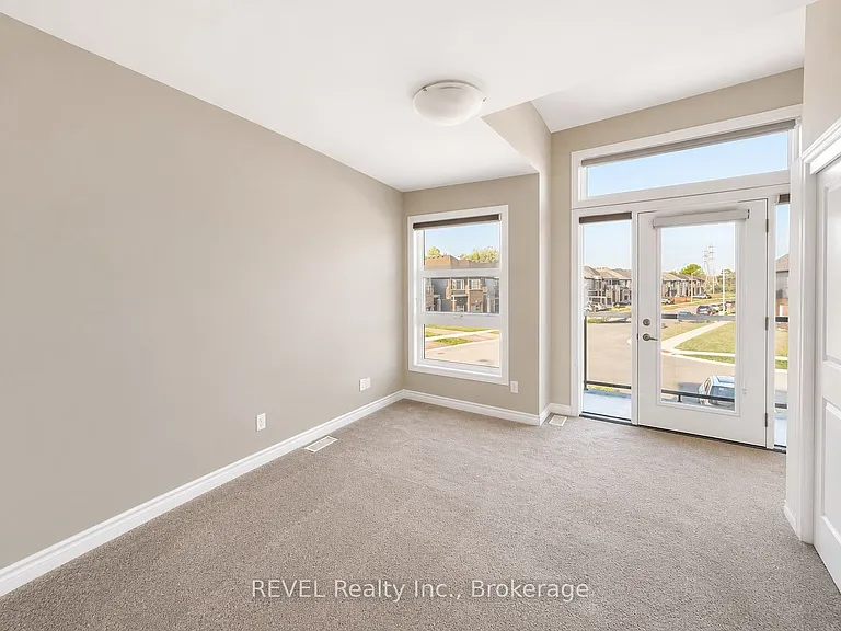 4 McLaughlin St — Photo 17