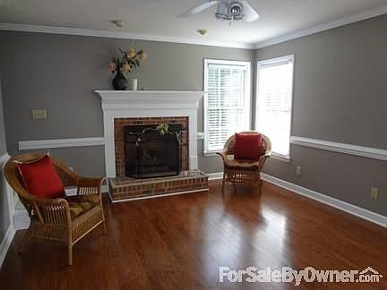 Dining Room
						:
						Dining Room with hardwood floor