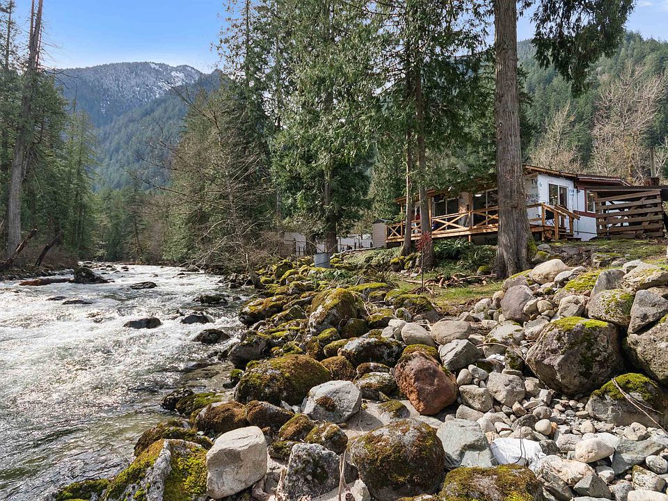 1st image of 19452 Silver Skagit Rd