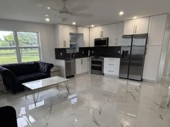 8 Islewood Ct #8-A, Deerfield Beach, FL 33442