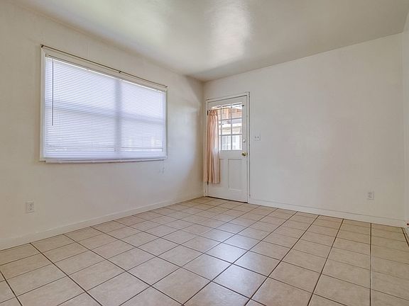 4th image of 3666 45th St
