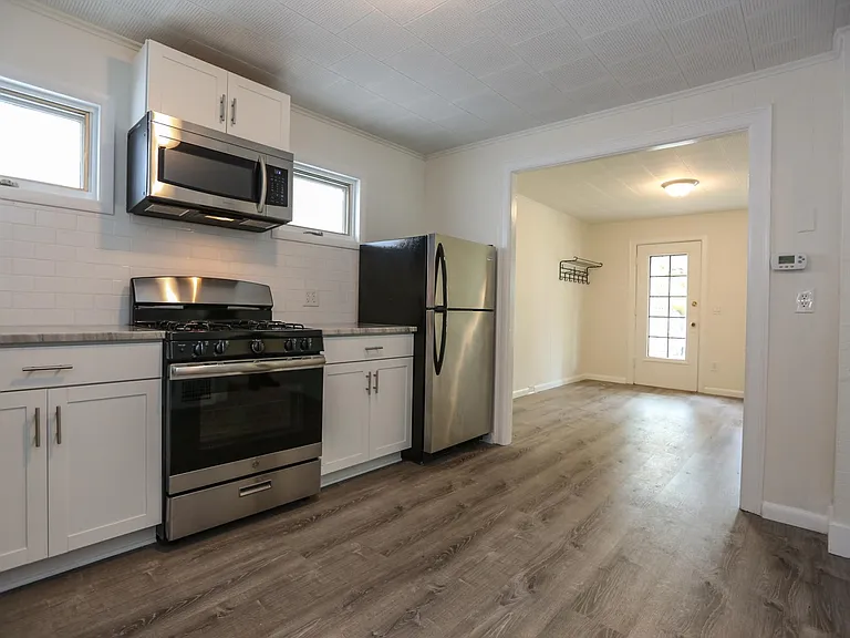 146 Benton St — Photo 5