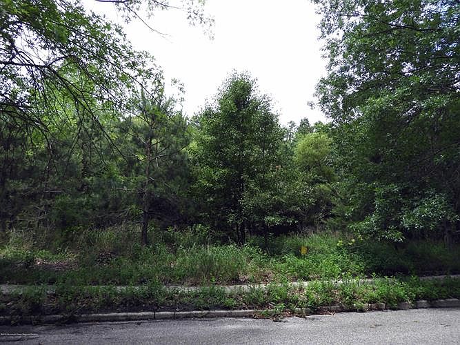 1st image of 372 Killarney Dr