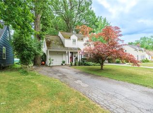 26 Harwood Dr, Amherst, NY 14226