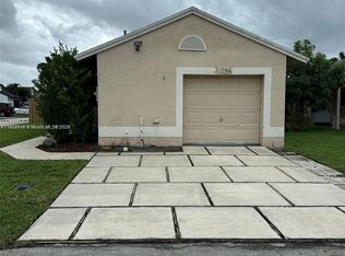 11000 SW 10th Ct, Pembroke Pines, FL 33025