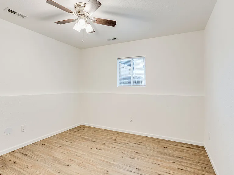 307 S Seneca St #101 — Photo 12