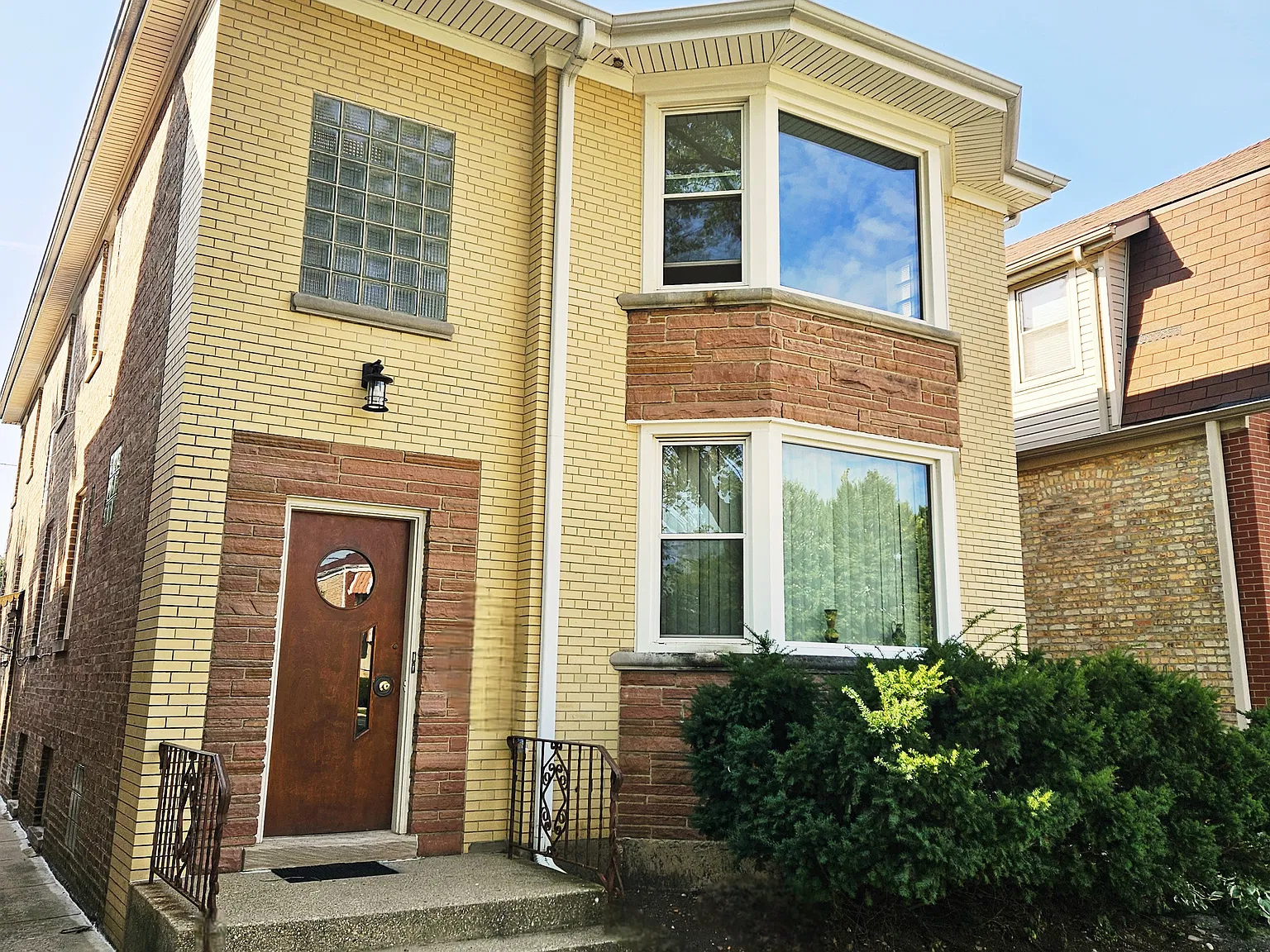 5509 W Sunnyside Ave — Photo 1