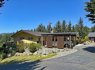 95715 Garet Ln, Brookings, OR 97415