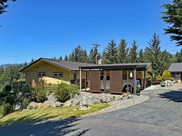 95715 Garet Ln, Brookings, OR 97415