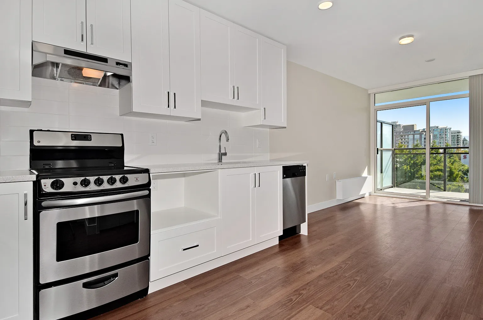 175 W 14th St #1375402 photo 1