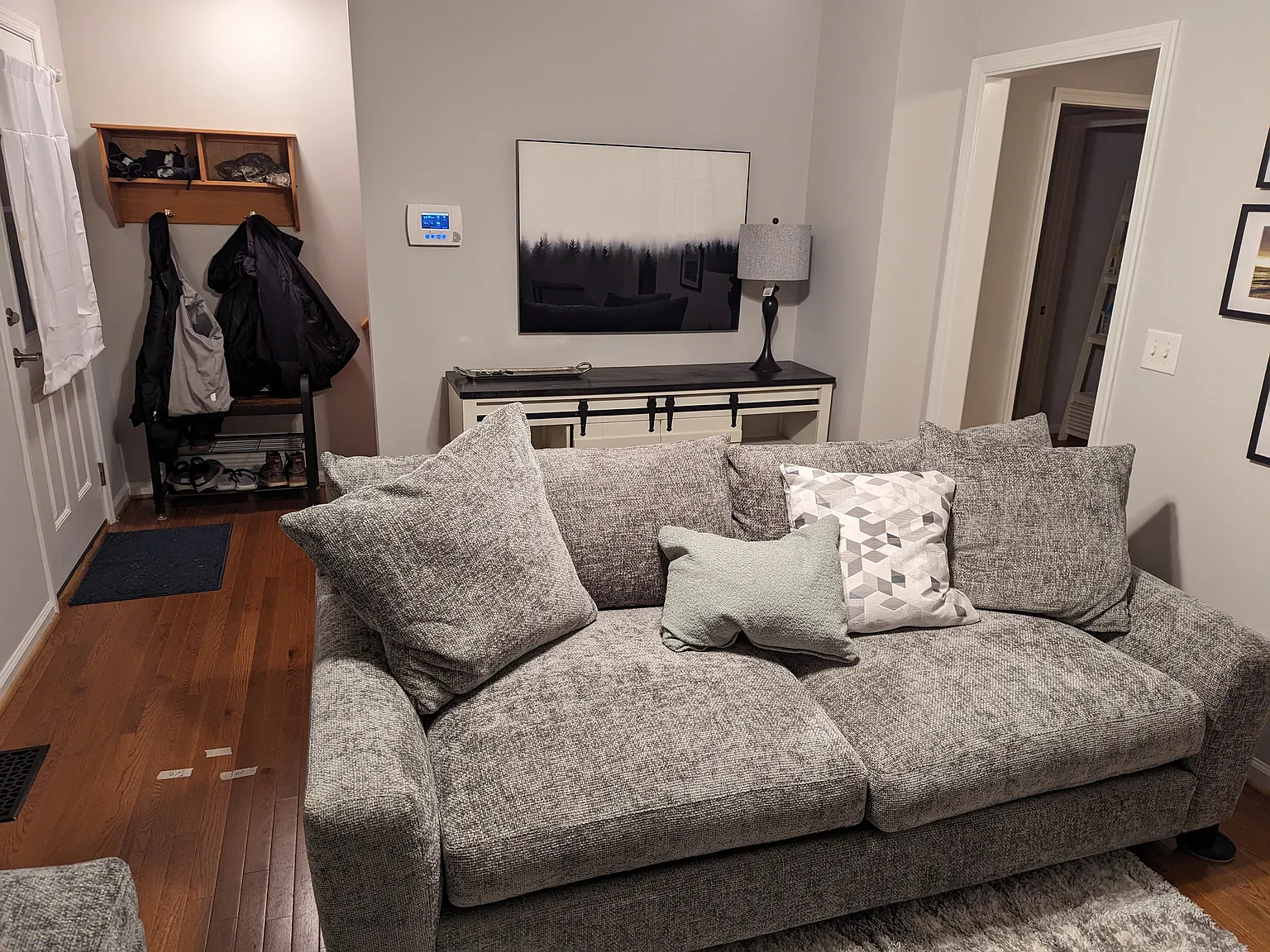 3 bed, 2.5 bath, 1307 sqft, $2,200 — Photo 4