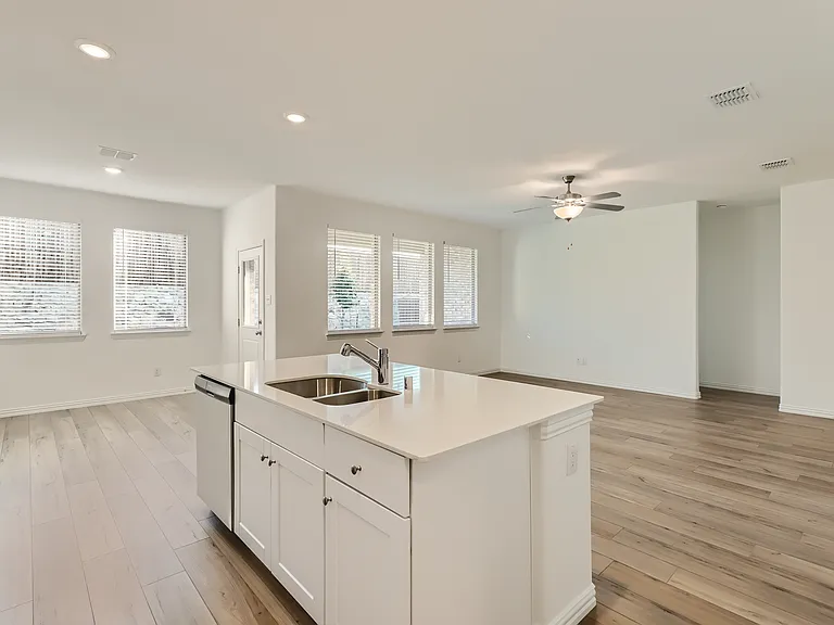 1205 Gladespring Ln — Photo 9