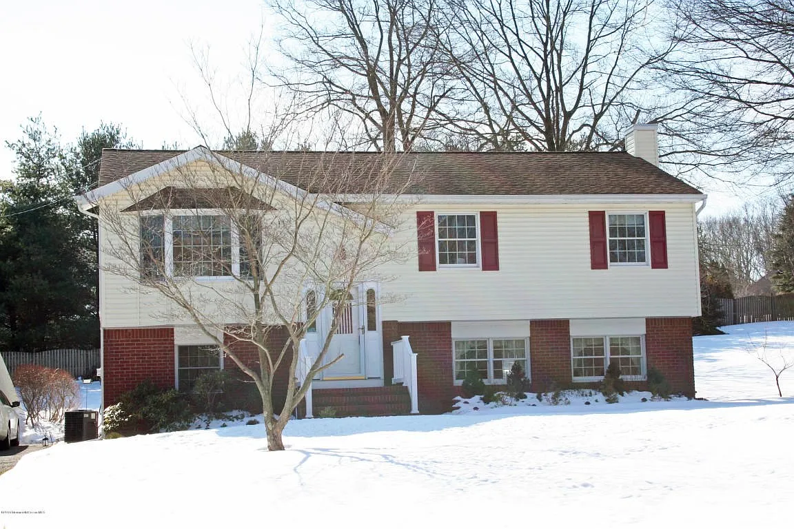 279 Sweetmans Ln photo 1