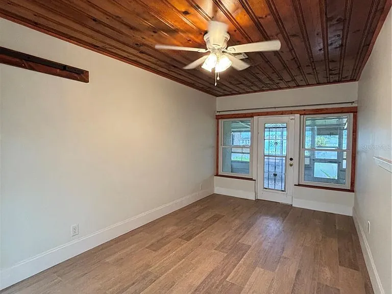 912 Lake Jessie Dr #B — Photo 5