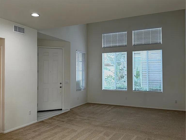 408 Middlebury Ct — Photo 38