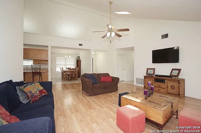 525 River Ranch Dr — Photo 2