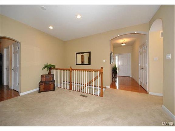 4th image of 1531 Laurel Bluffs Dr
