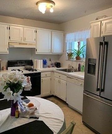 3rd image of 115 Feller Dr