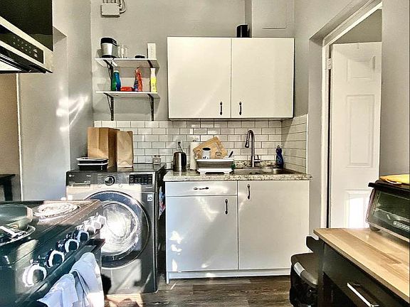 5th image of 4 W 28th St APT 6