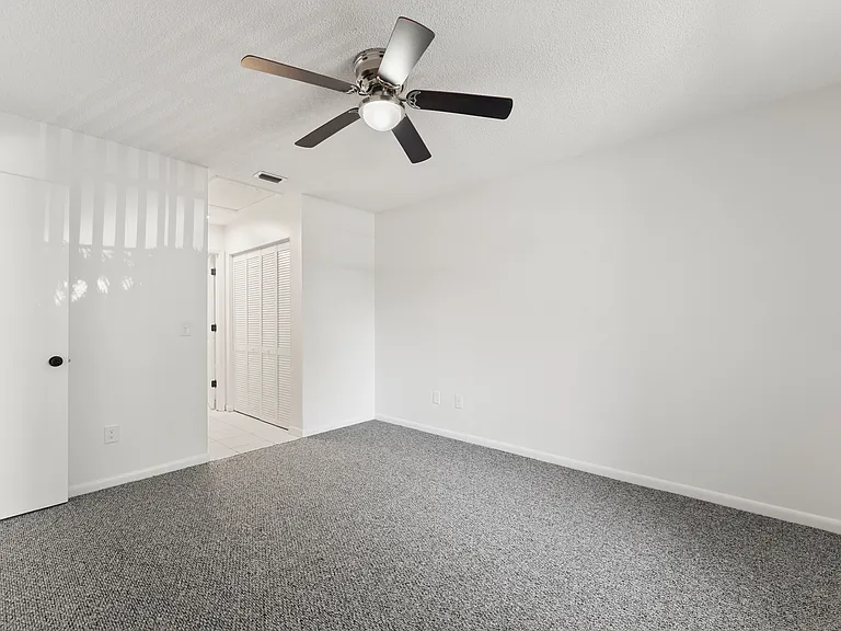 Briarwood Apartments — Photo 20